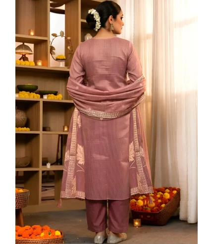 Pinkmint Jacquard Silk Straight Kurta with Woven Tassel Dupatta Back view of the Pinkmint Maroon kurta, matching pants and draped dupatta